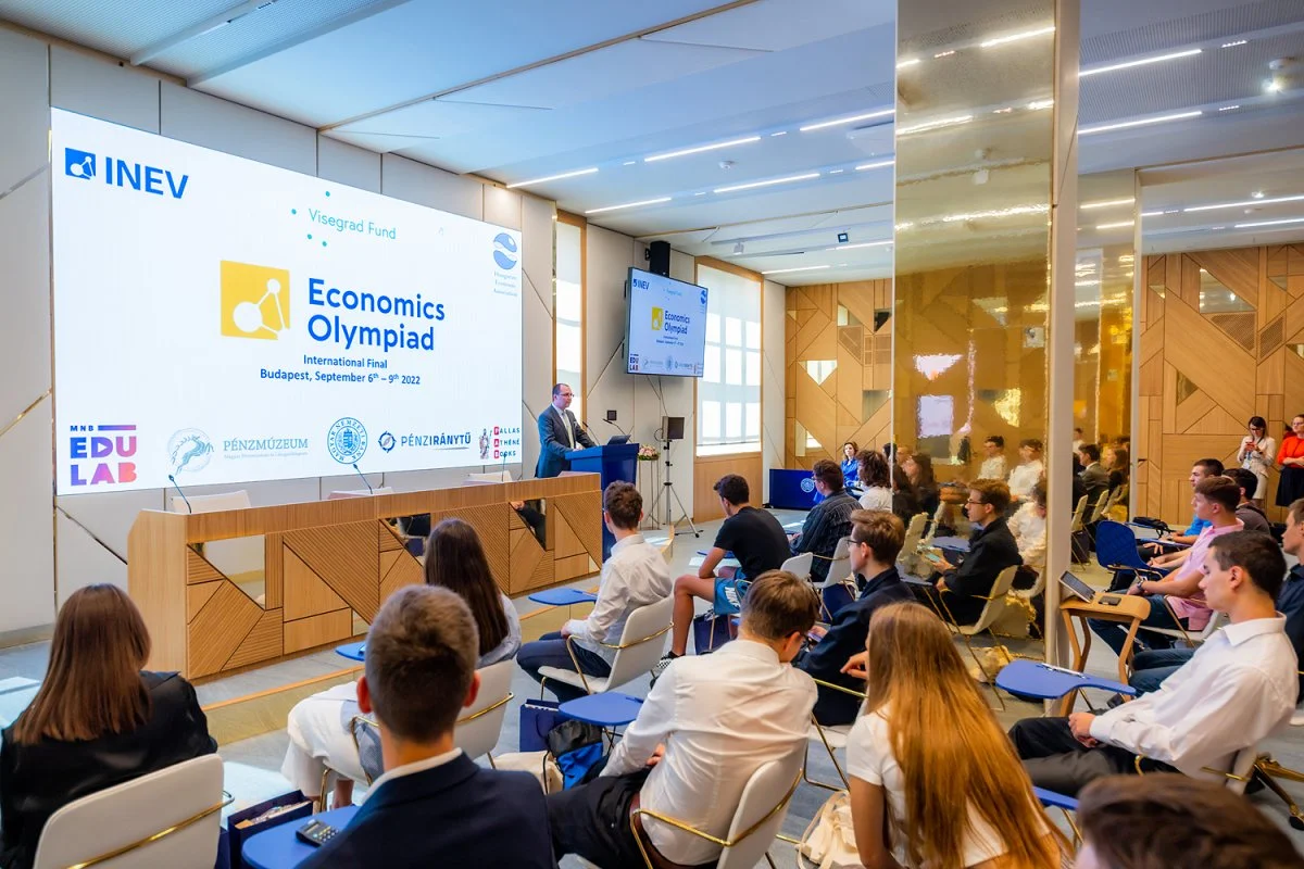 Giới thiệu k&igrave; thi Olympic kinh tế The Economics Olympiad
