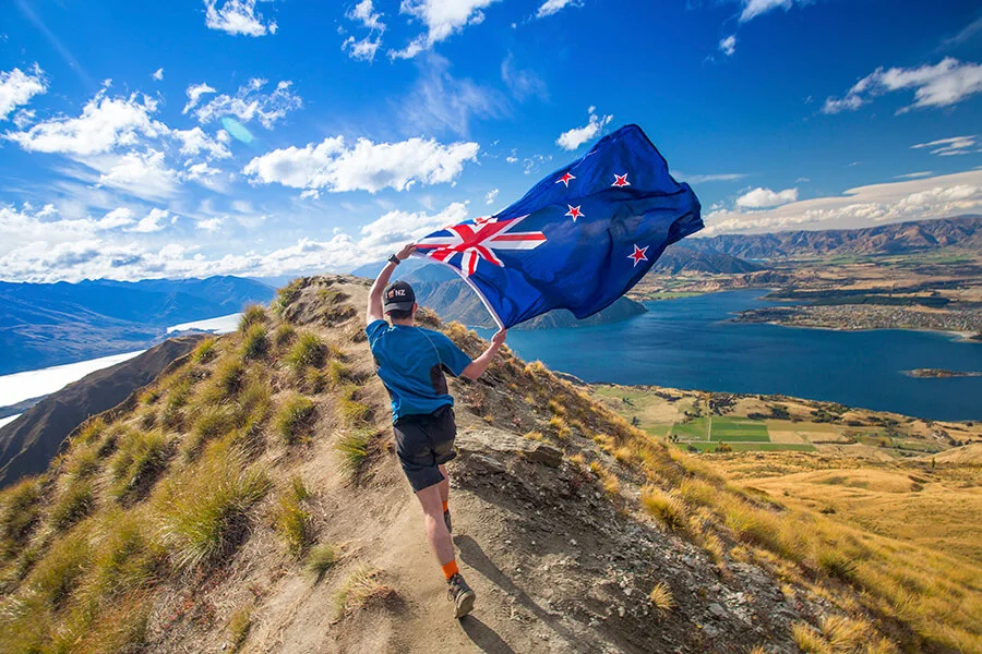 new-zealand-bus-tours-straynz-1
